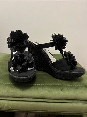 White House Black Market Black Floral-Accent Wedge Sandals